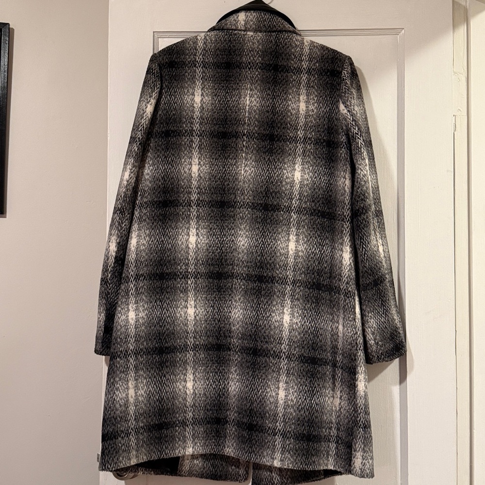 Plaid Coat with Removable Faux Leather bib - Picture 11 of 12